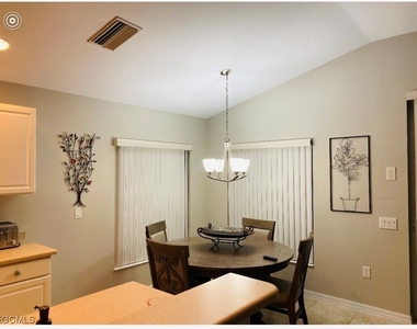 10074 Oakhurst Way - Photo Thumbnail 6