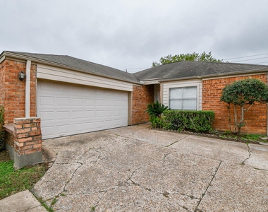 11411 Pepperdine Lane - Photo Thumbnail 2