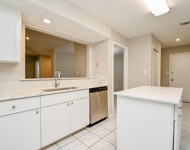 11411 Pepperdine Lane - Photo Thumbnail 16