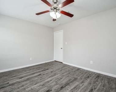 11411 Pepperdine Lane - Photo Thumbnail 22