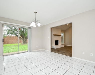 11411 Pepperdine Lane - Photo Thumbnail 10