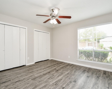 11411 Pepperdine Lane - Photo Thumbnail 21