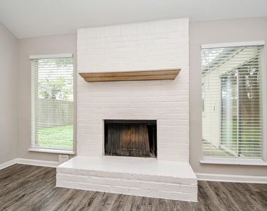 11411 Pepperdine Lane - Photo Thumbnail 8