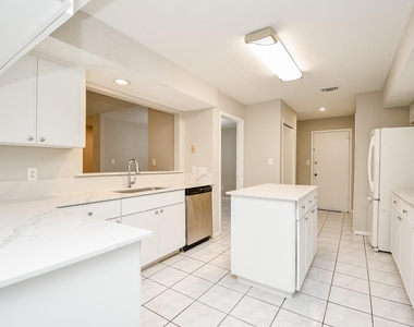 11411 Pepperdine Lane - Photo Thumbnail 14