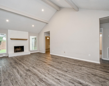 11411 Pepperdine Lane - Photo Thumbnail 6