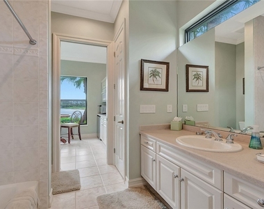 11238 Five Oaks Lane - Photo Thumbnail 9