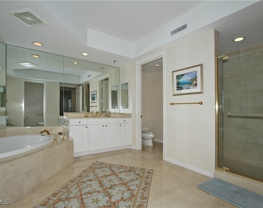 8787 Bay Colony Drive - Photo Thumbnail 16