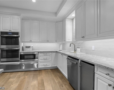 8787 Bay Colony Drive - Photo Thumbnail 43