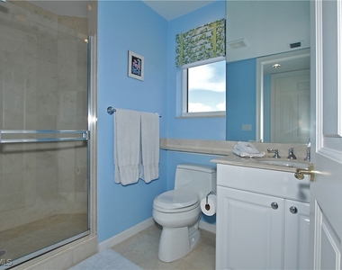 8787 Bay Colony Drive - Photo Thumbnail 23