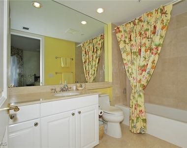 8787 Bay Colony Drive - Photo Thumbnail 21