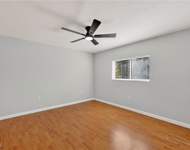144 Cypress Way E - Photo Thumbnail 17