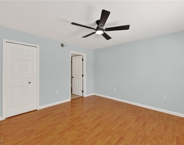 144 Cypress Way E - Photo Thumbnail 20