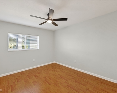 144 Cypress Way E - Photo Thumbnail 11