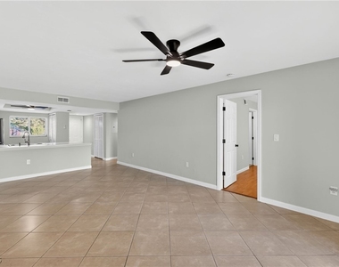 144 Cypress Way E - Photo Thumbnail 9