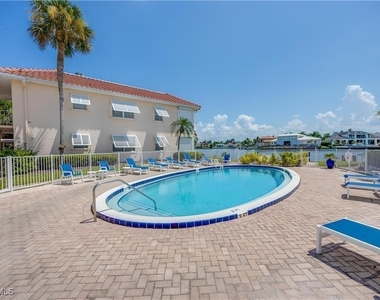 3070 Gulf Shore Boulevard N - Photo Thumbnail 10