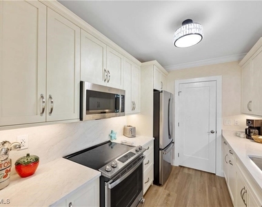 3070 Gulf Shore Boulevard N - Photo Thumbnail 21