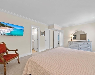 3070 Gulf Shore Boulevard N - Photo Thumbnail 11