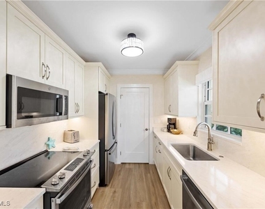 3070 Gulf Shore Boulevard N - Photo Thumbnail 22