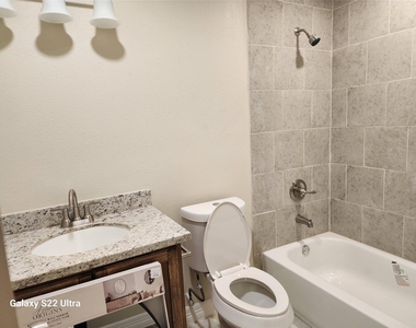 702 Mcdaniel Street - Photo Thumbnail 7