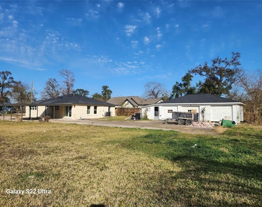 702 Mcdaniel Street - Photo Thumbnail 11