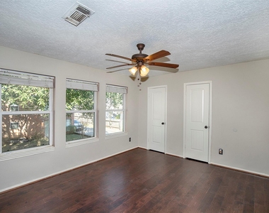 431 Sunset Drive - Photo Thumbnail 14
