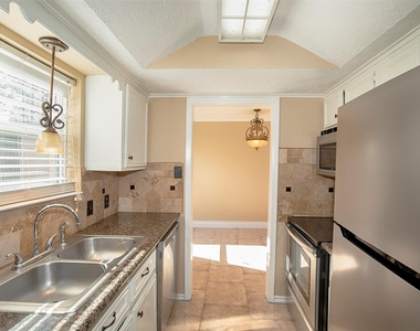 431 Sunset Drive - Photo Thumbnail 6