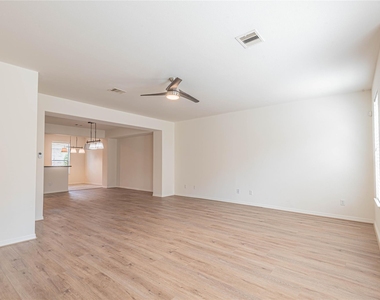 8117 Silverton Creek Lane - Photo Thumbnail 3
