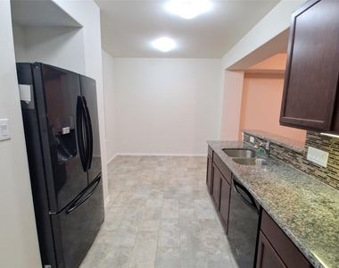 8117 Silverton Creek Lane - Photo Thumbnail 8
