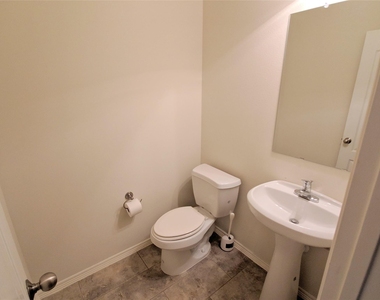 8117 Silverton Creek Lane - Photo Thumbnail 9