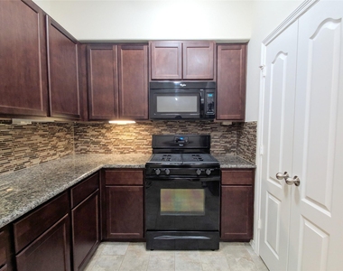 8117 Silverton Creek Lane - Photo Thumbnail 7