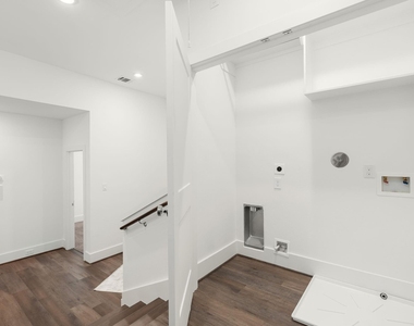 7504 Carver Road - Photo Thumbnail 12