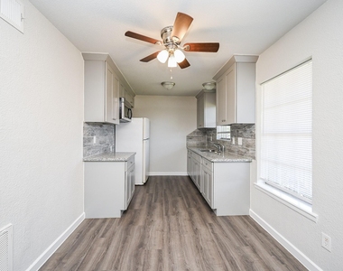 1518 East Avenue - Photo Thumbnail 25