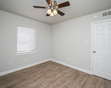 1518 East Avenue - Photo Thumbnail 15