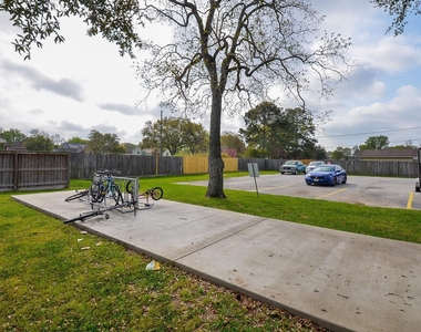 1518 East Avenue - Photo Thumbnail 2