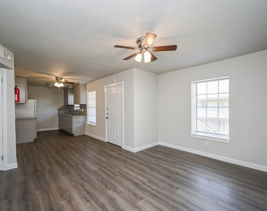1518 East Avenue - Photo Thumbnail 29