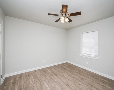 1518 East Avenue - Photo Thumbnail 16
