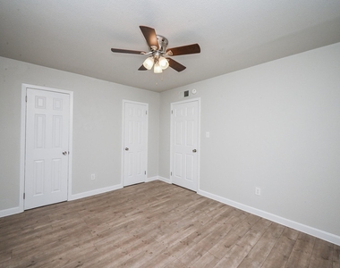 1518 East Avenue - Photo Thumbnail 6