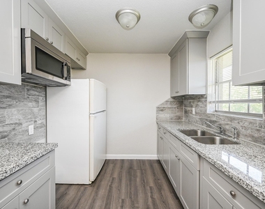 1518 East Avenue - Photo Thumbnail 23