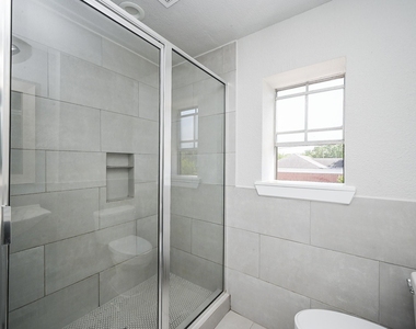 1518 East Avenue - Photo Thumbnail 9