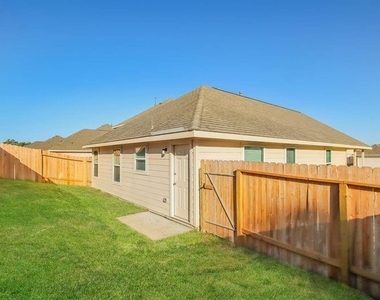 2501 Grayling Drive - Photo Thumbnail 20