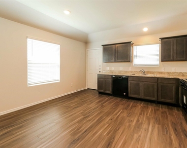 2501 Grayling Drive - Photo Thumbnail 10
