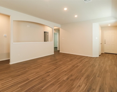 2501 Grayling Drive - Photo Thumbnail 9