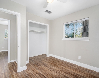 1303 S 2nd Street - Photo Thumbnail 9