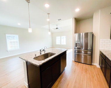 8623 Oceanmist Cove Drive - Photo Thumbnail 4