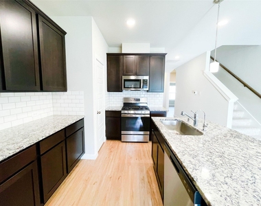 8623 Oceanmist Cove Drive - Photo Thumbnail 6