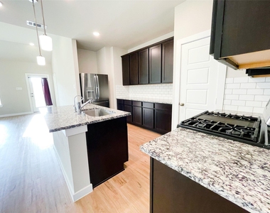 8623 Oceanmist Cove Drive - Photo Thumbnail 5
