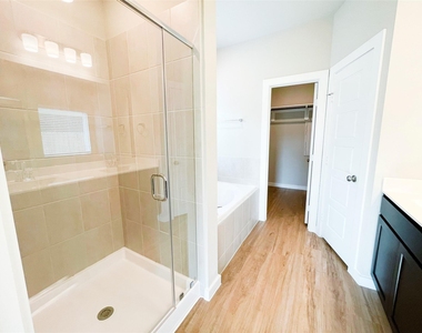 8623 Oceanmist Cove Drive - Photo Thumbnail 11