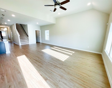 8623 Oceanmist Cove Drive - Photo Thumbnail 2