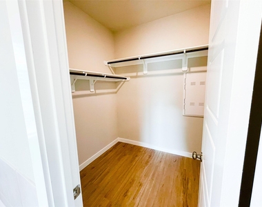 8623 Oceanmist Cove Drive - Photo Thumbnail 12