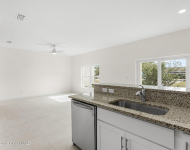 193 Dayton Boulevard - Photo Thumbnail 11